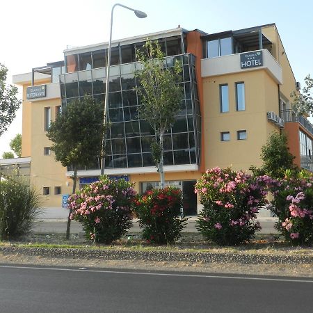 Erasmus Hotel Gela Extérieur photo