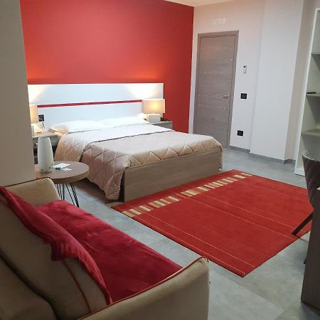 Erasmus Hotel Gela Extérieur photo