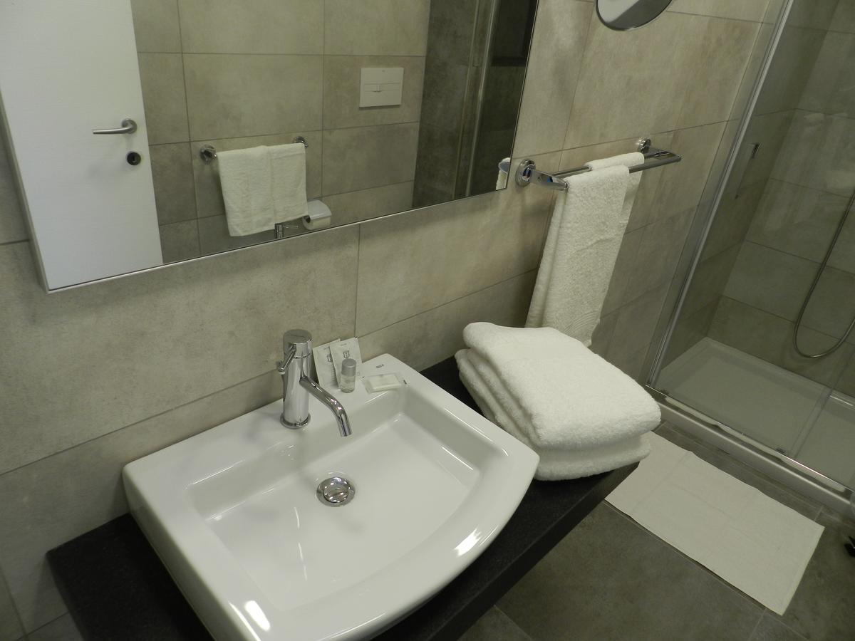 Erasmus Hotel Gela Extérieur photo
