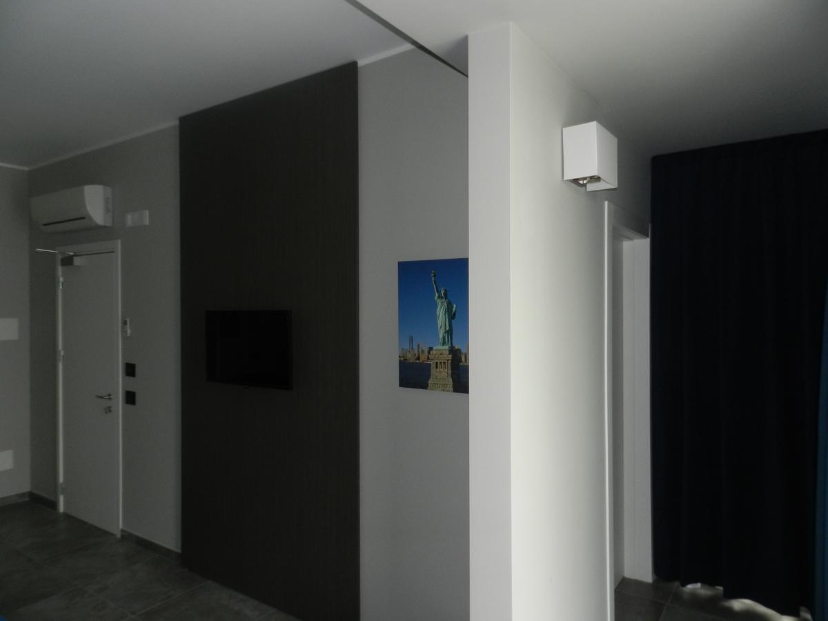 Erasmus Hotel Gela Extérieur photo