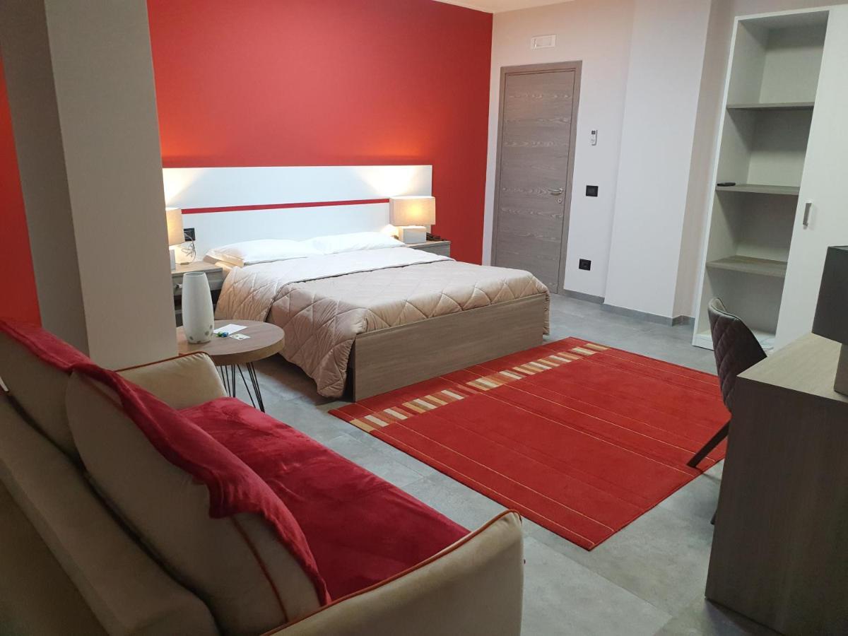 Erasmus Hotel Gela Extérieur photo